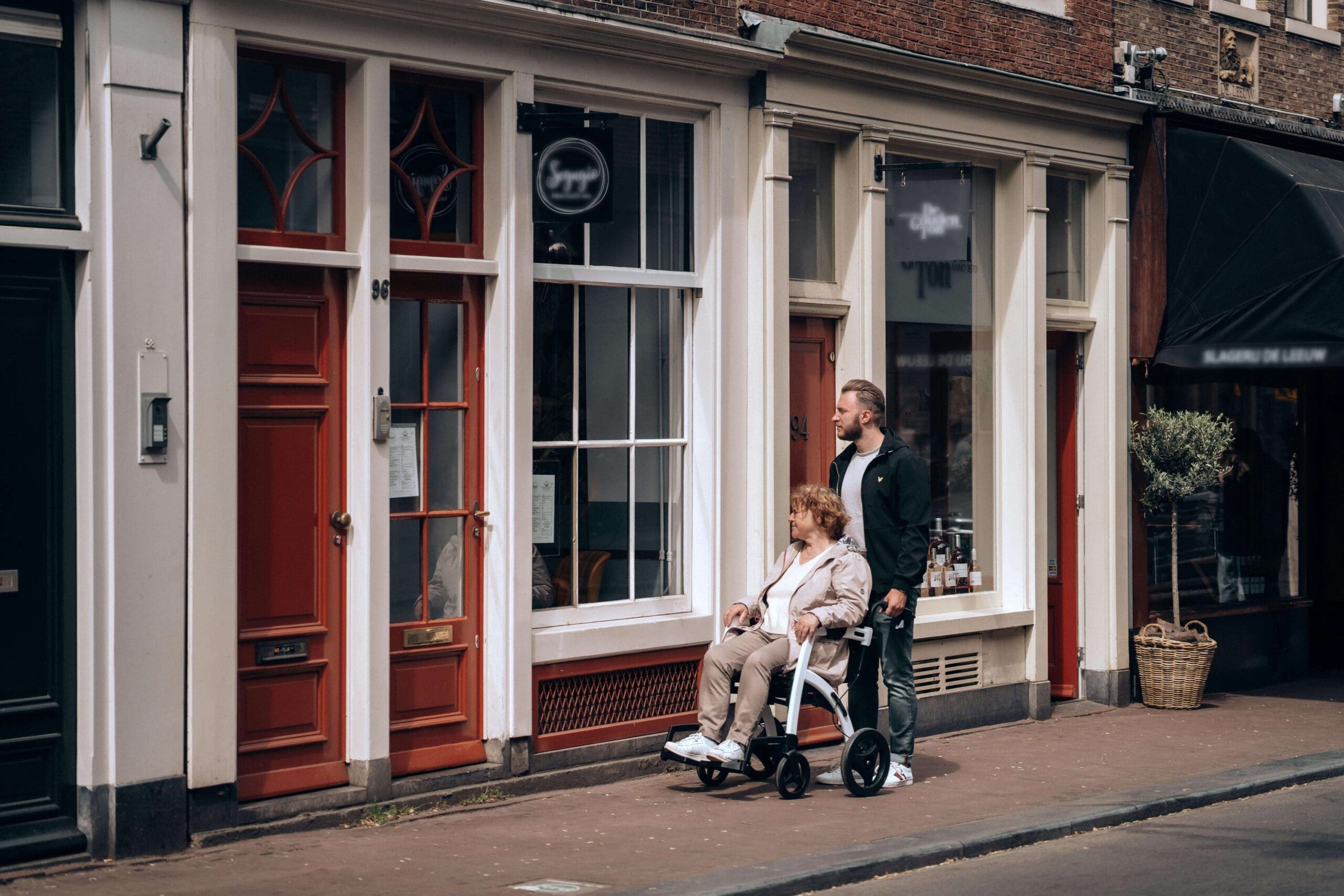 Supporting Dignity and Comfort at the End of Life